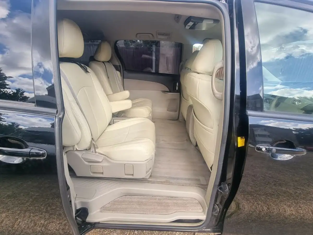 2008-toyota-estima-hybrid-24-e-four-x-big-17