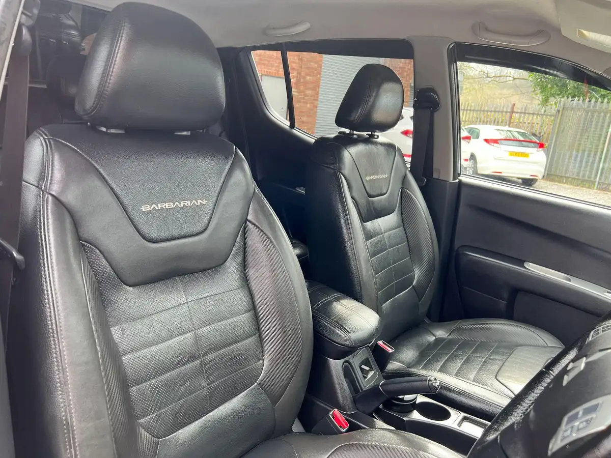 2014-mitsubishi-l200-25td-barbarian-auto-big-20