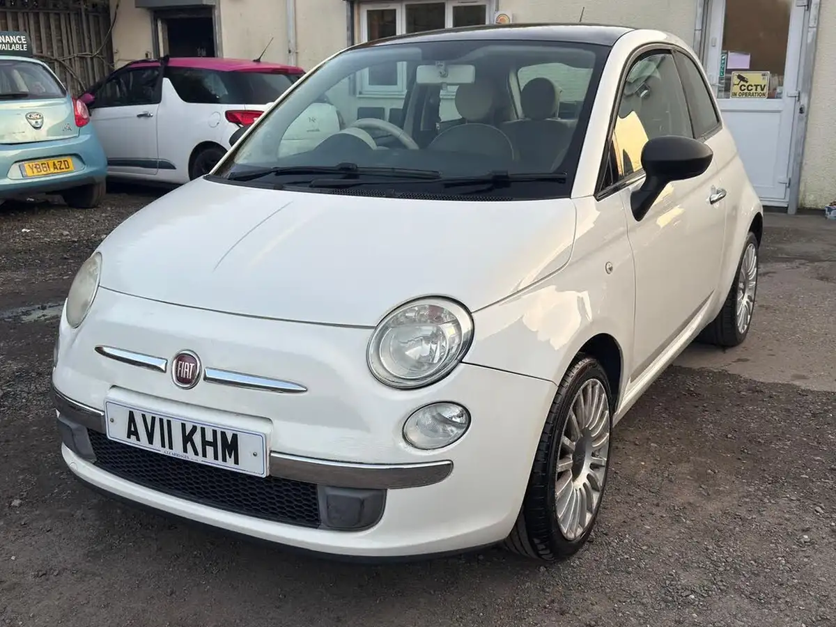 2011-fiat-500-12-lounge-big-1