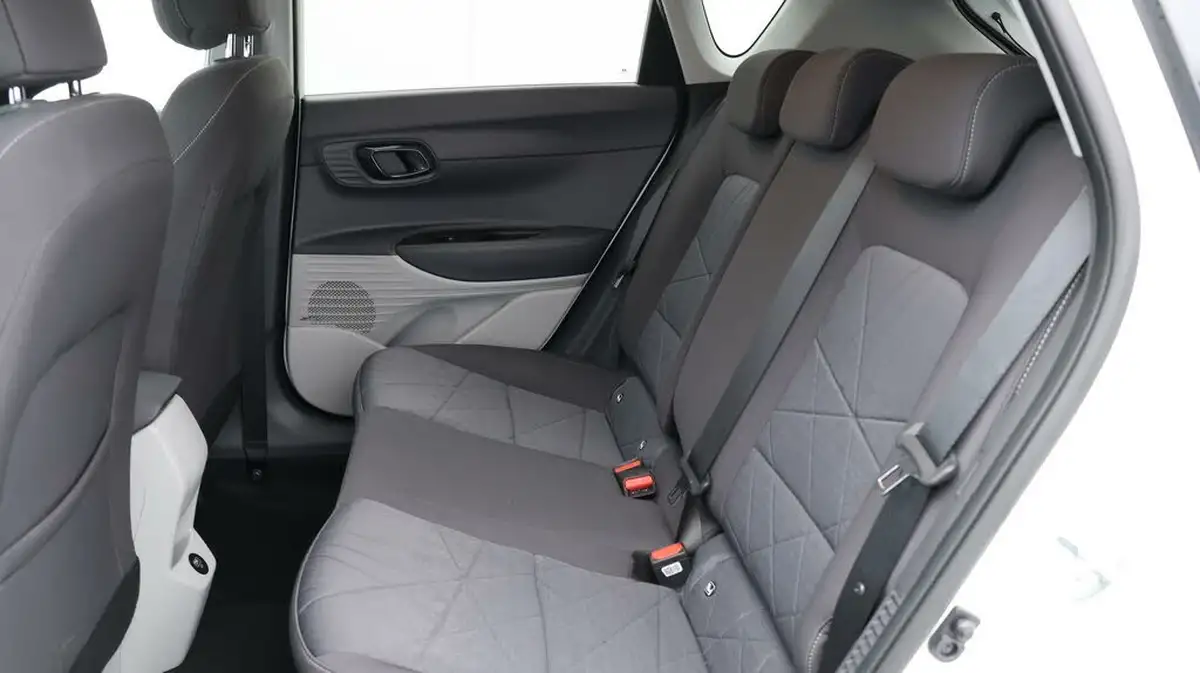 2023-hyundai-bayon-10-t-gdi-ultimate-100ps-big-15