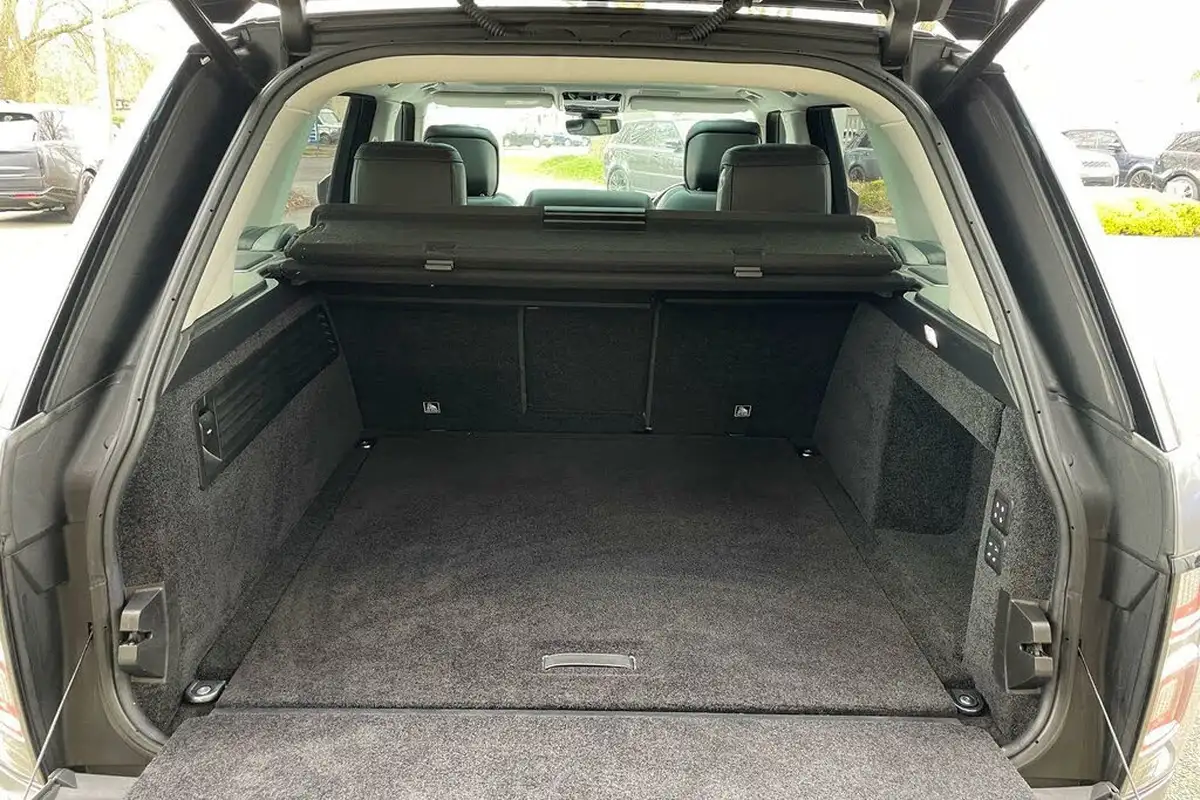 2021-land-rover-range-rover-30-d300-vogue-se-big-49