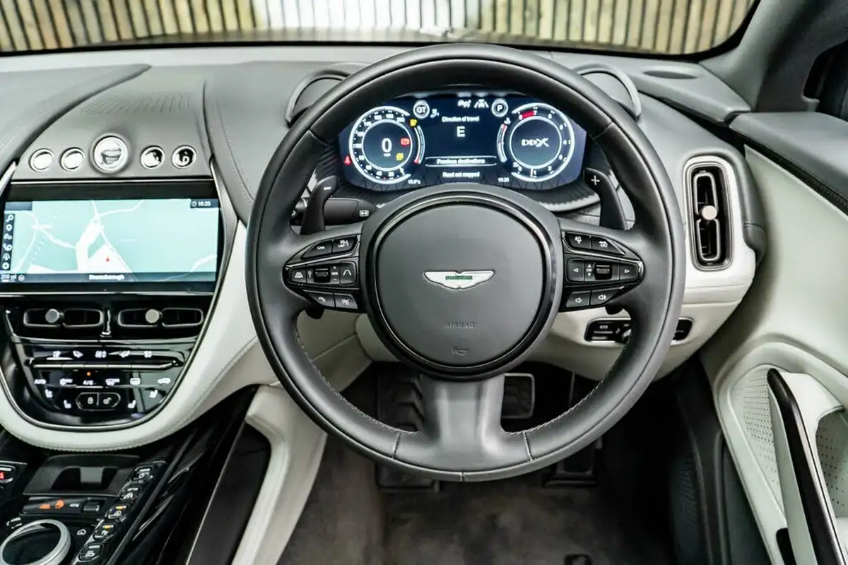 2022-aston-martin-dbx-40-v8-big-28