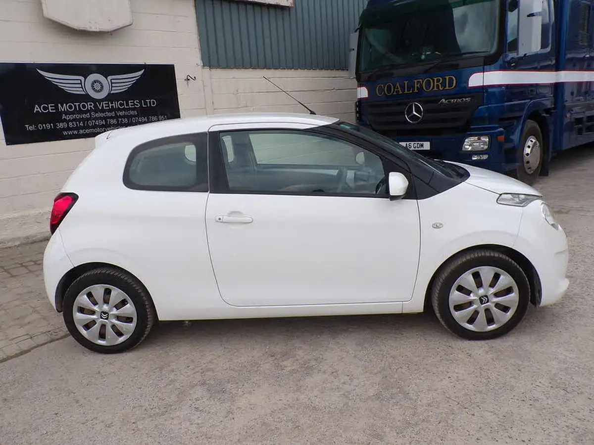 2014-citroen-c1-10-vti-feel-3d-big-8