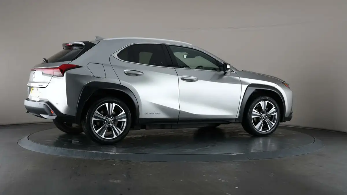 2021-lexus-ux-300e-e-ux-big-61