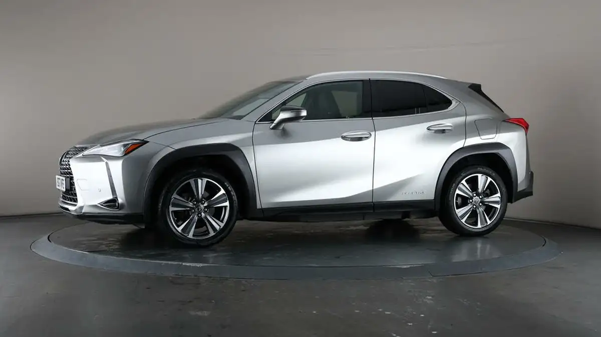2021-lexus-ux-300e-e-ux-big-37