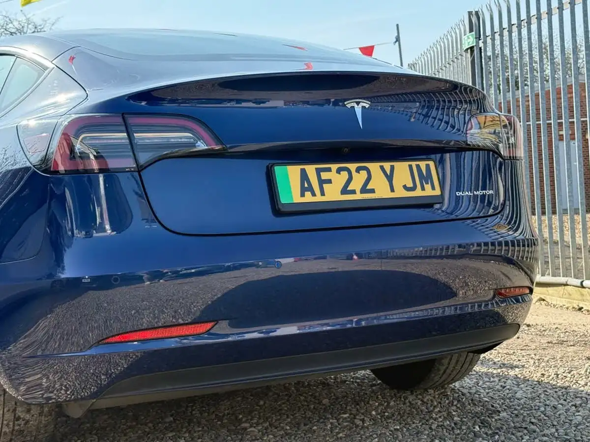 2022-tesla-model-3-e-long-range-big-22
