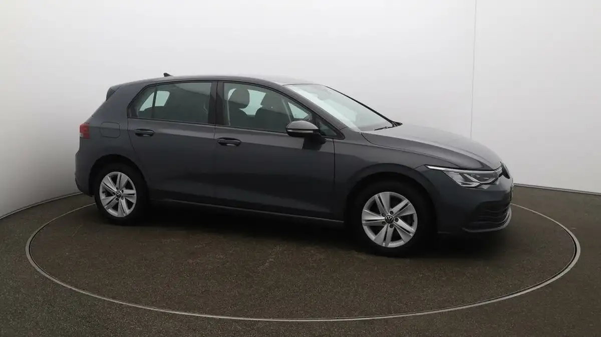 2023-volkswagen-golf-15-tsi-life-130ps-hatchback-big-37