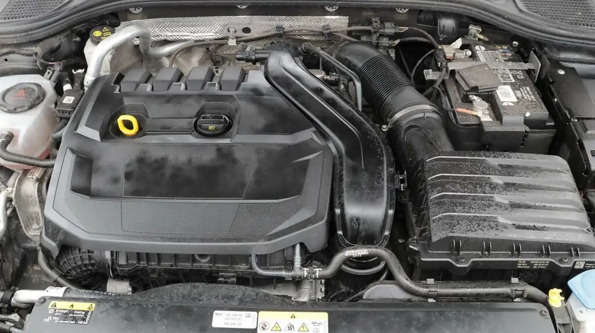 2023-volkswagen-golf-15-tsi-life-130ps-hatchback-big-19