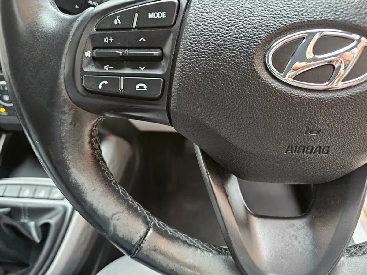 2021-hyundai-i10-10-premium-big-16