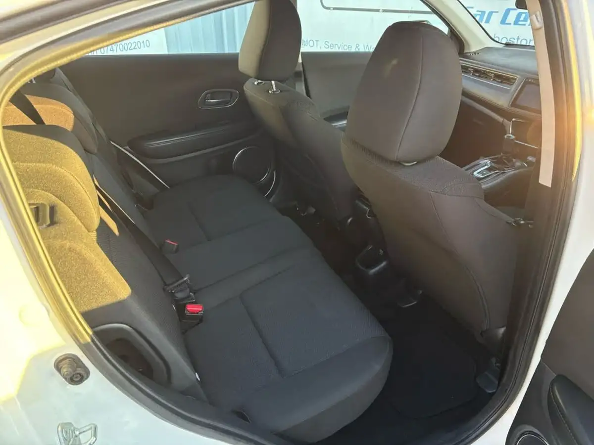 2015-honda-hr-v-15-i-vtec-se-big-21