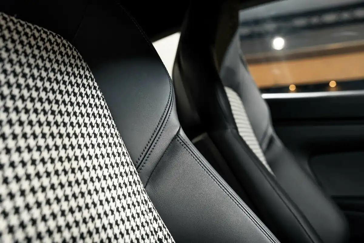 2022-porsche-911-40-gt3-rwd-touring-package-pdk-big-30