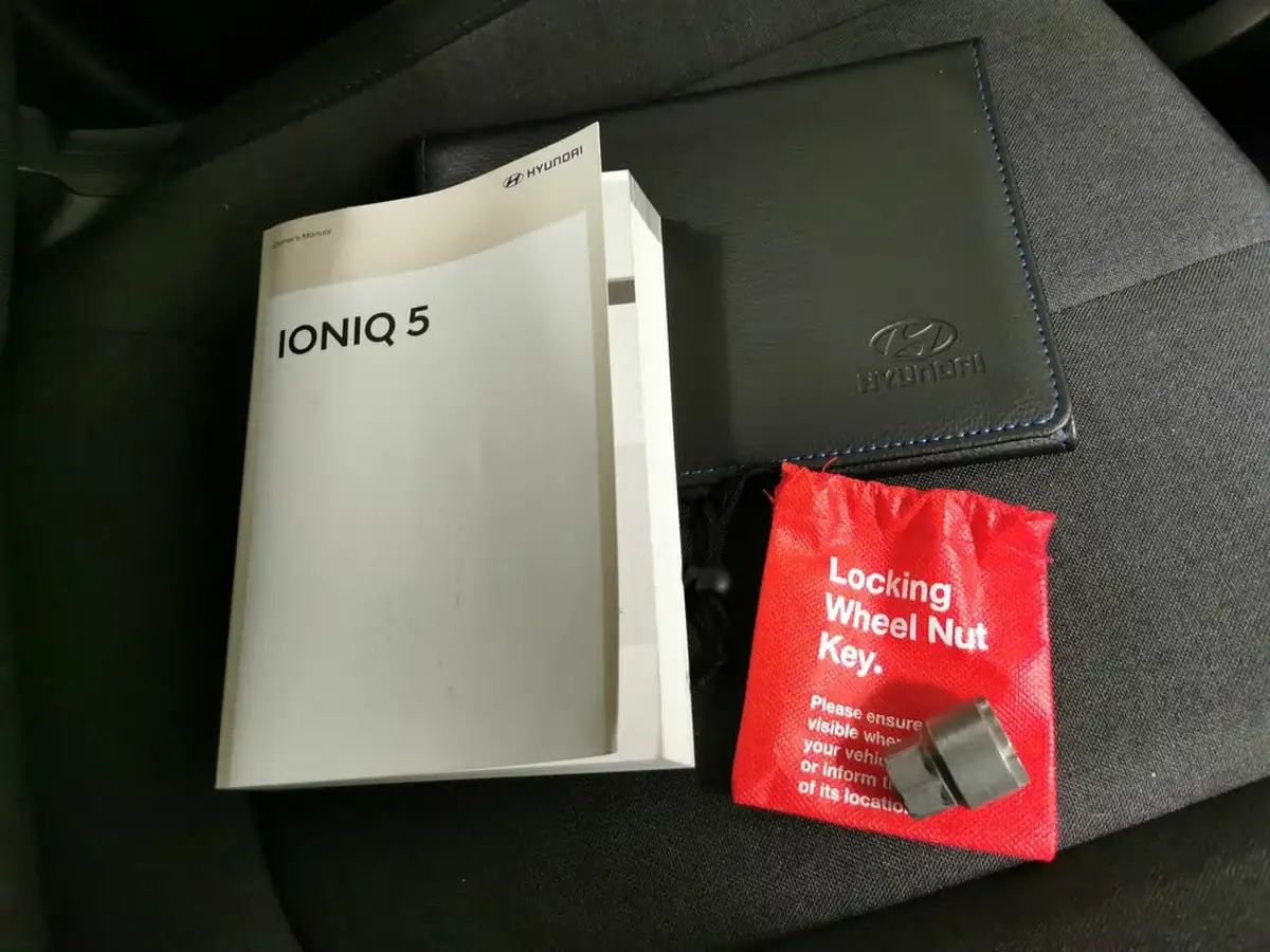 2022-hyundai-ioniq-5-e-se-connect-big-30
