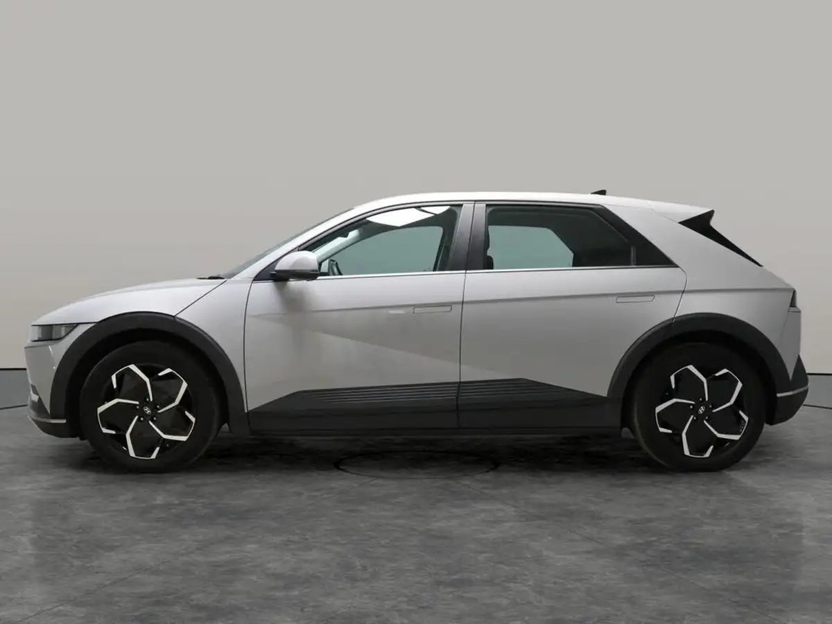 2022-hyundai-ioniq-5-e-se-connect-big-10