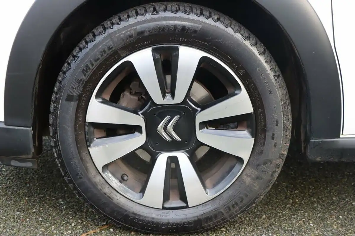 2017-citroen-c3-16bluehdi-flair-big-24