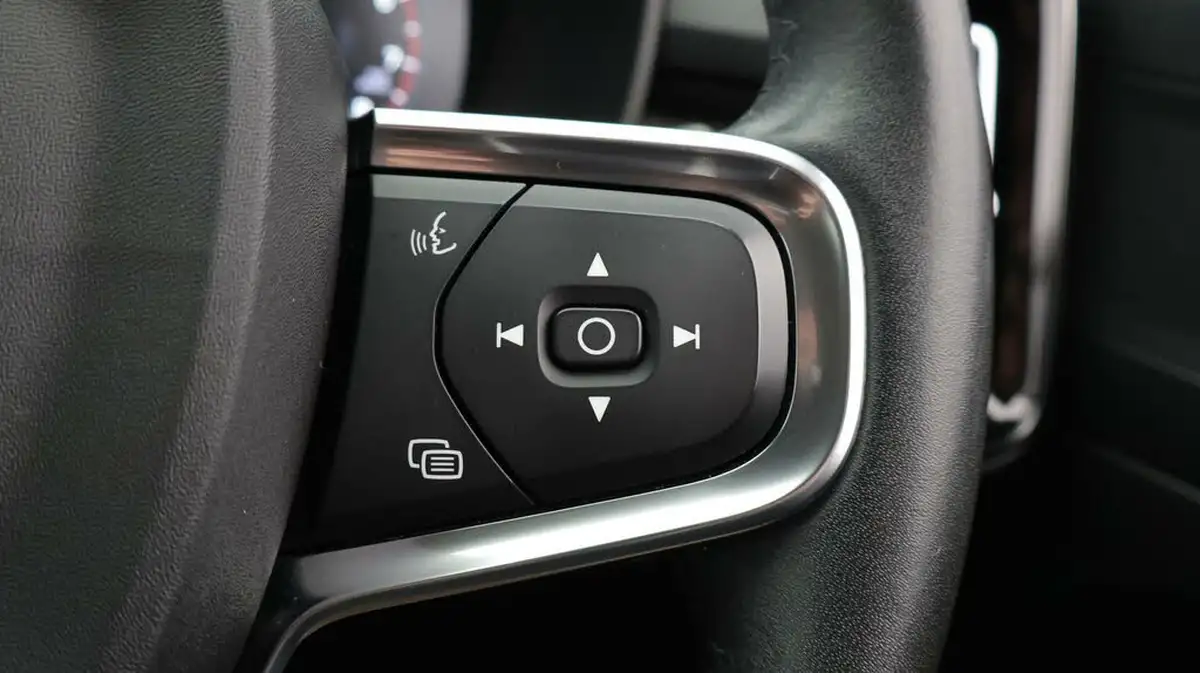 2020-volvo-xc40-20-b4-inscription-pro-big-25
