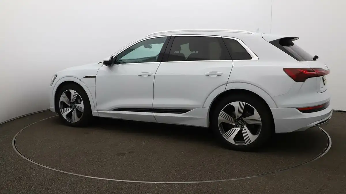 2022-audi-e-tron-50e-s-line-station-wagon-big-45