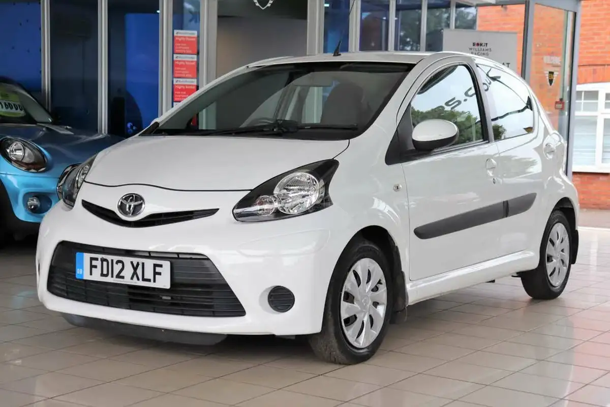 2012-toyota-aygo-10-aygo-ice-vvt-i-5d-mm-big-1