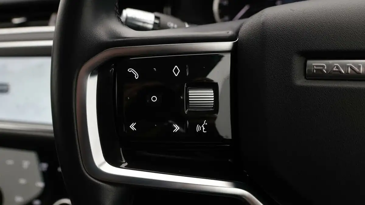 2021-land-rover-range-rover-evoque-20-d165-evoque-big-24