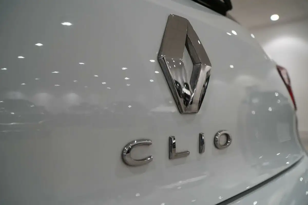 2021-renault-clio-10-tce-iconic-edition-big-53