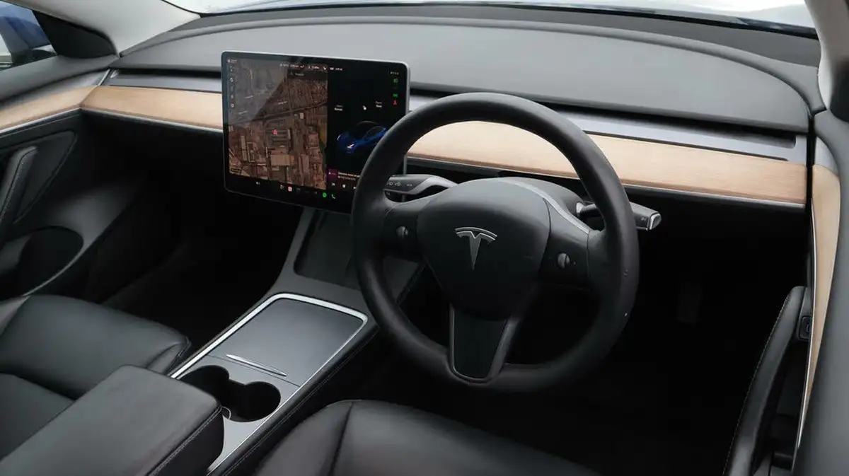 2021-tesla-model-3-e-long-range-awd-big-9