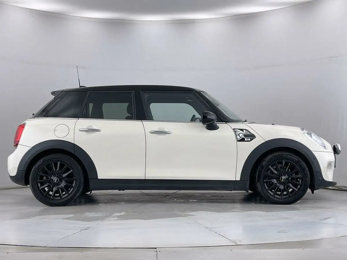 2014-mini-cooper-15-cooper-5d-auto-big-13