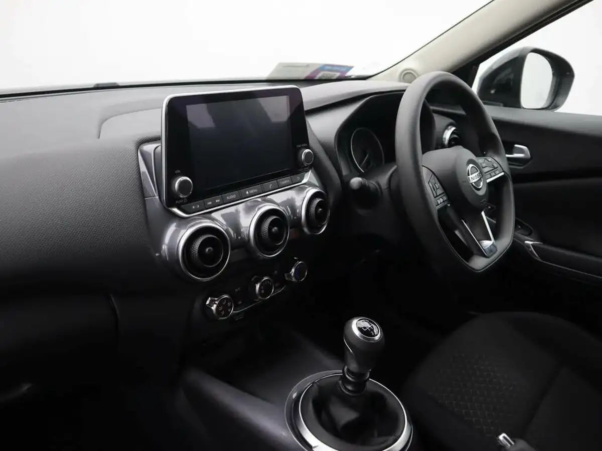 2022-nissan-juke-10-dig-t-acenta-big-12