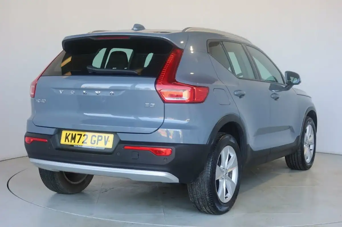 2022-volvo-xc40-20-b3-core-big-12
