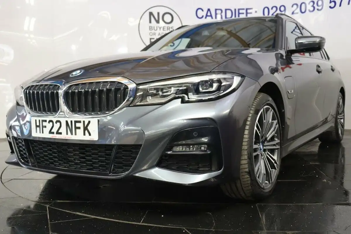 2022-bmw-3-series-20-330e-m-sport-touring-5d-big-15