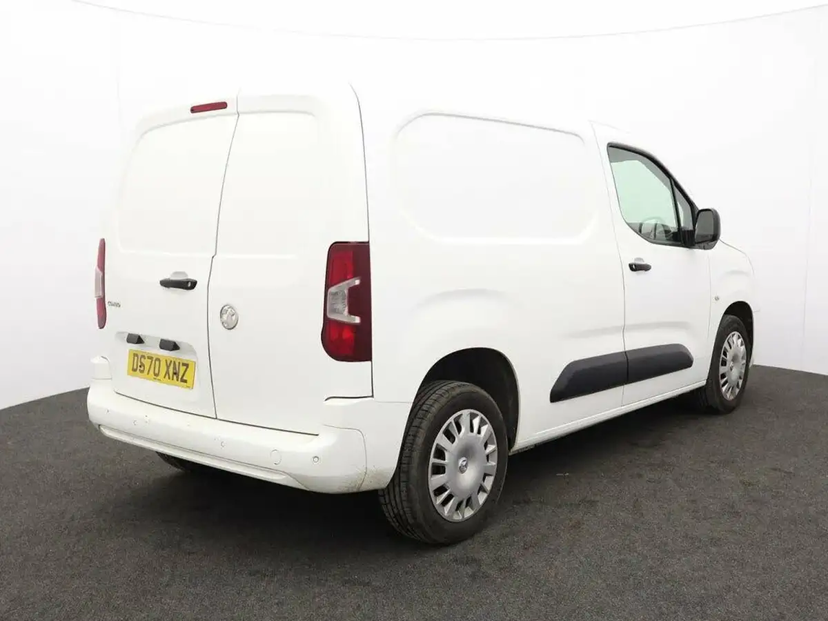 2020-vauxhall-combo-15cdti-sportive-2300-100pseu6dt-l1h1-panel-big-10