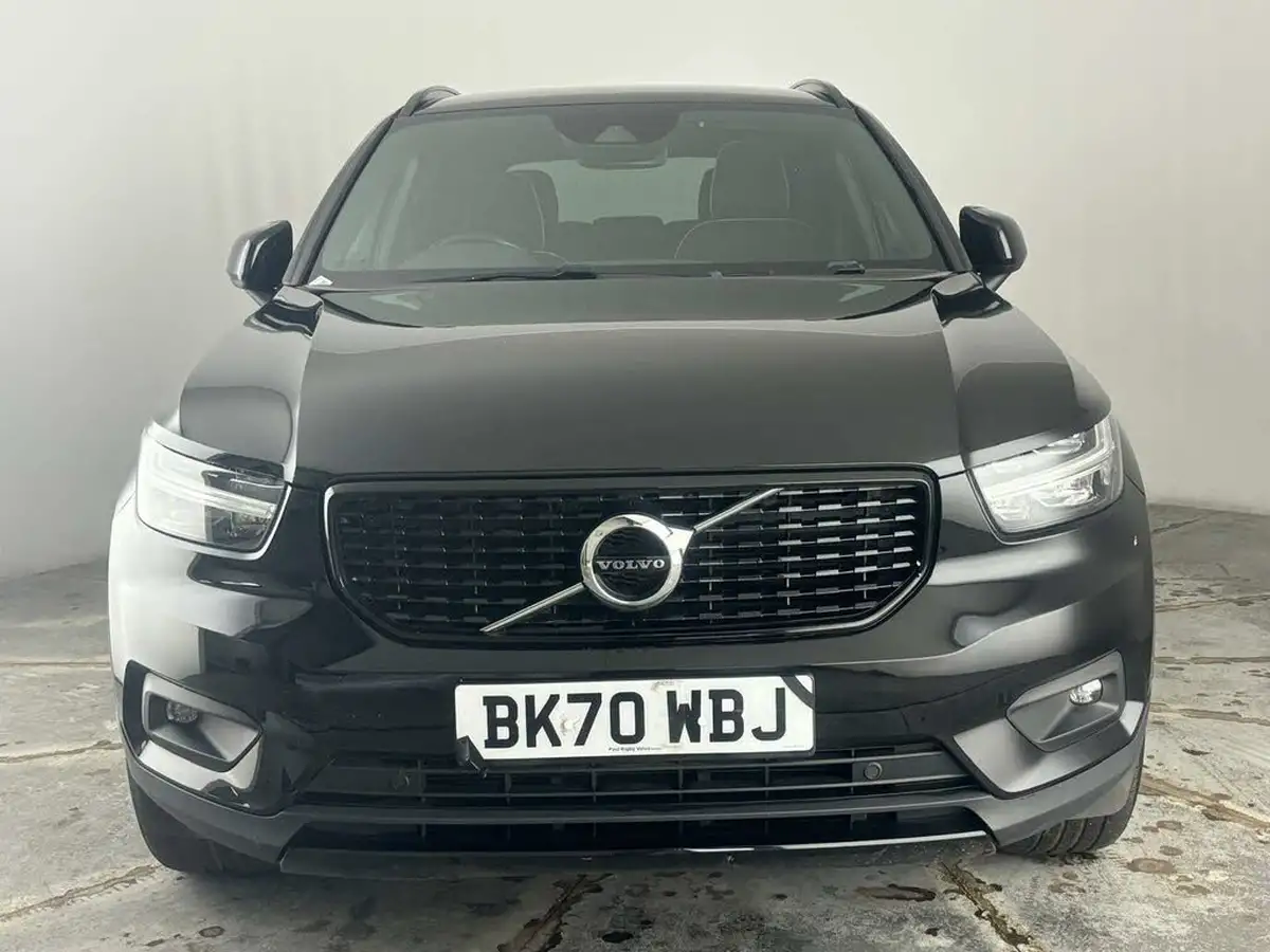 2020-volvo-xc40-20-b4-r-design-big-1