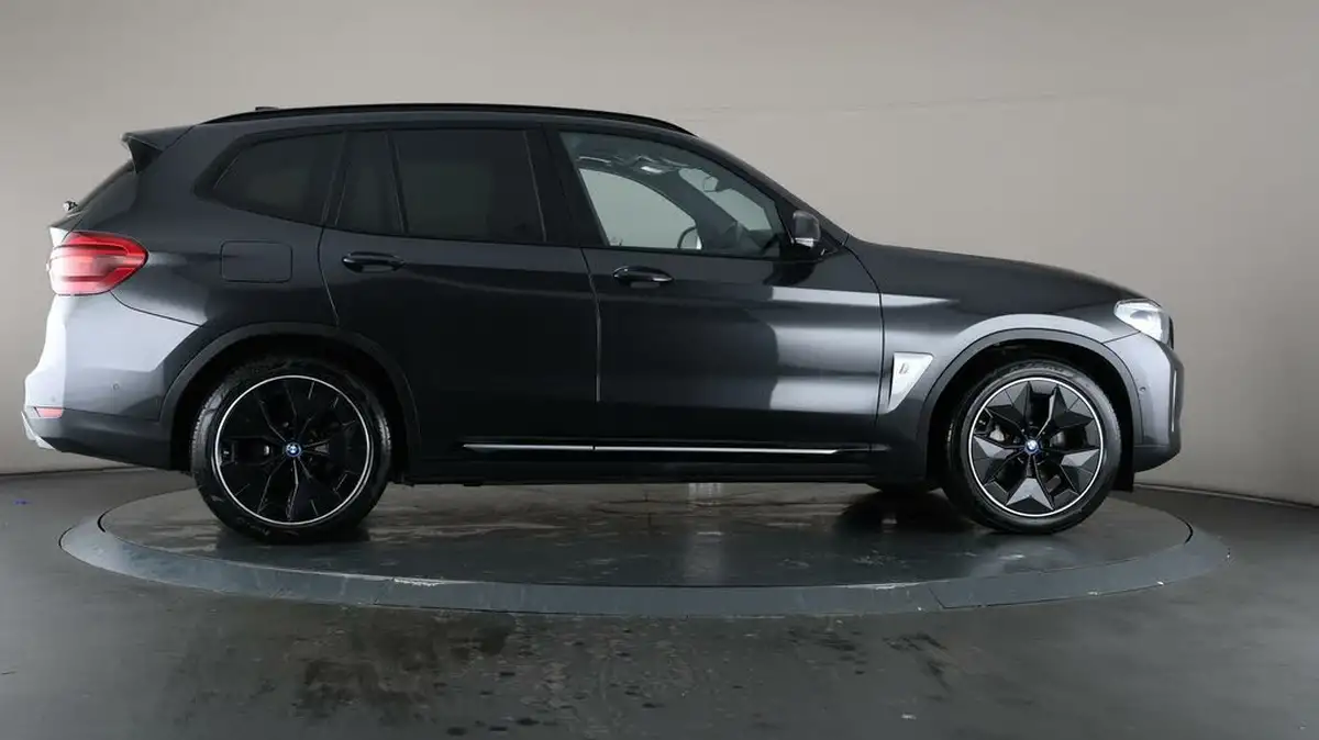 2021-bmw-ix3-e-premier-edition-big-60