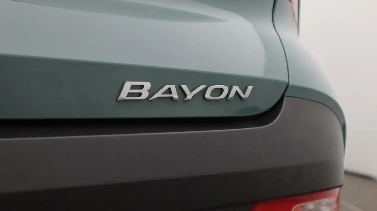 2022-hyundai-bayon-10-t-gdi-premium-100ps-dct-big-22