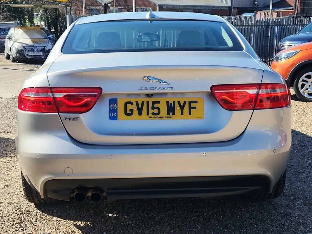 2015-jaguar-xe-20td-portfolio-180ps-auto-big-4