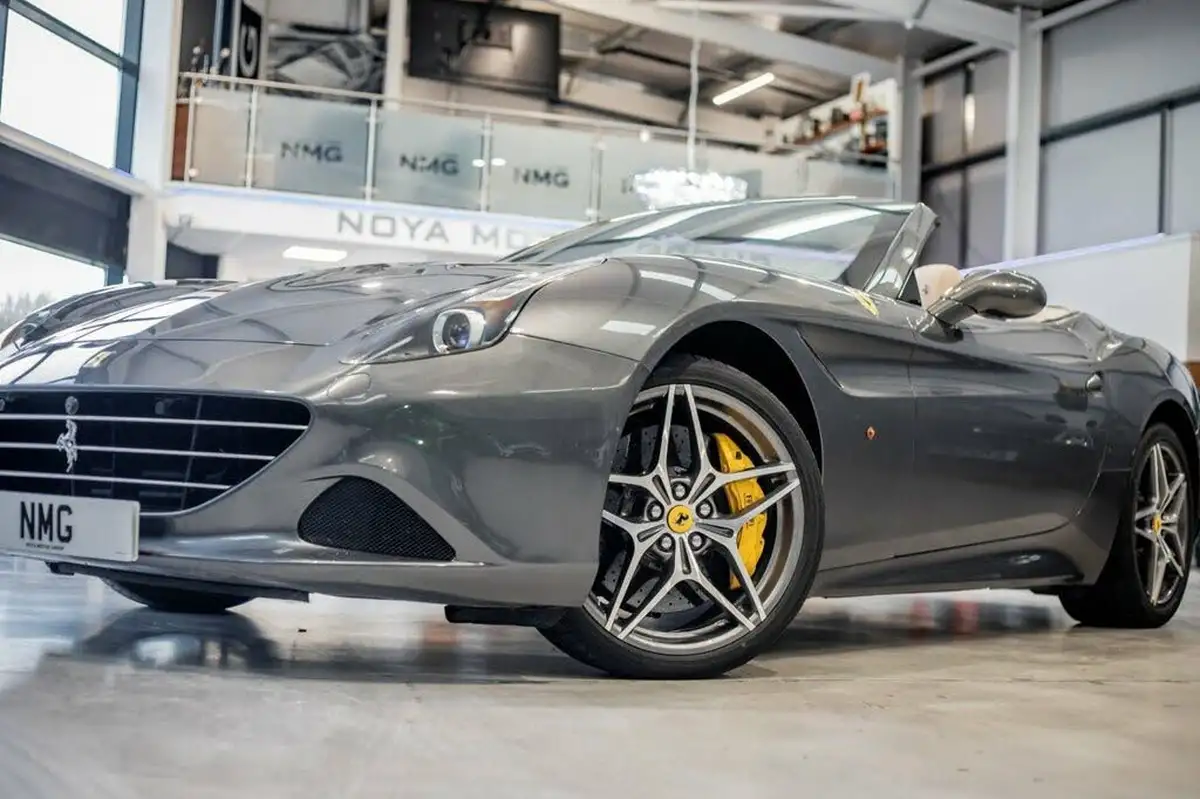2016-ferrari-california-39-t-big-5