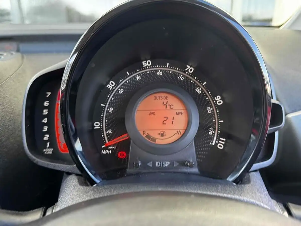 2021-toyota-aygo-10-vvt-i-x-play-tss-big-31