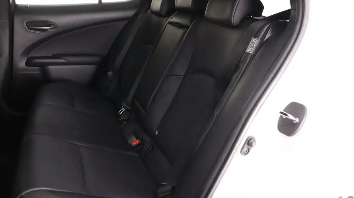 2021-lexus-ux-300e-e-ux-big-15
