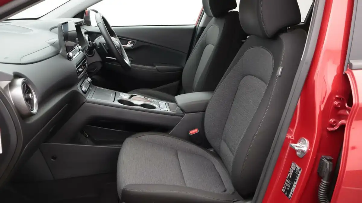 2023-hyundai-kona-e-premium-136ps-39kwh-big-14