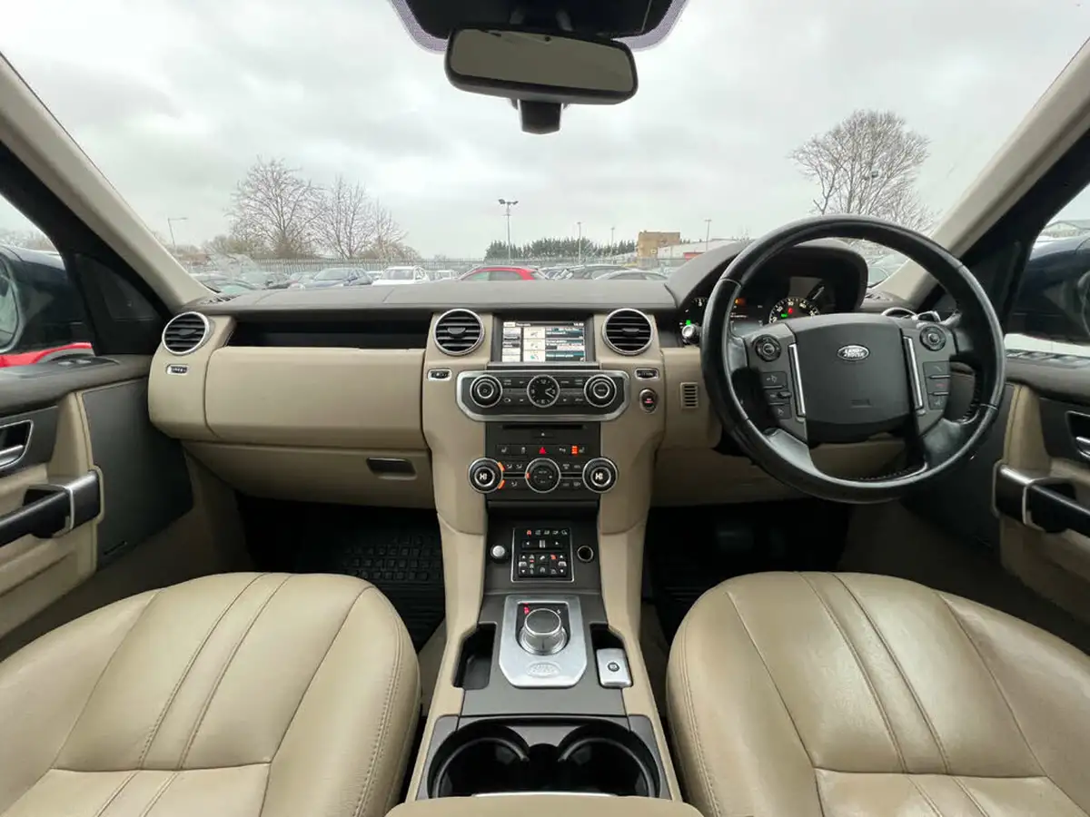 2015-land-rover-discovery-4-30td-se-tech-big-12
