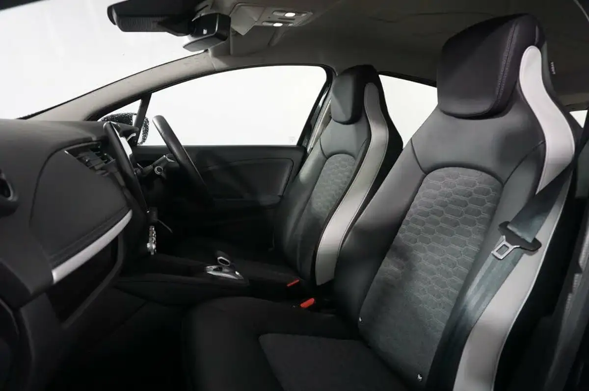 2021-renault-zoe-e-gt-line-big-11