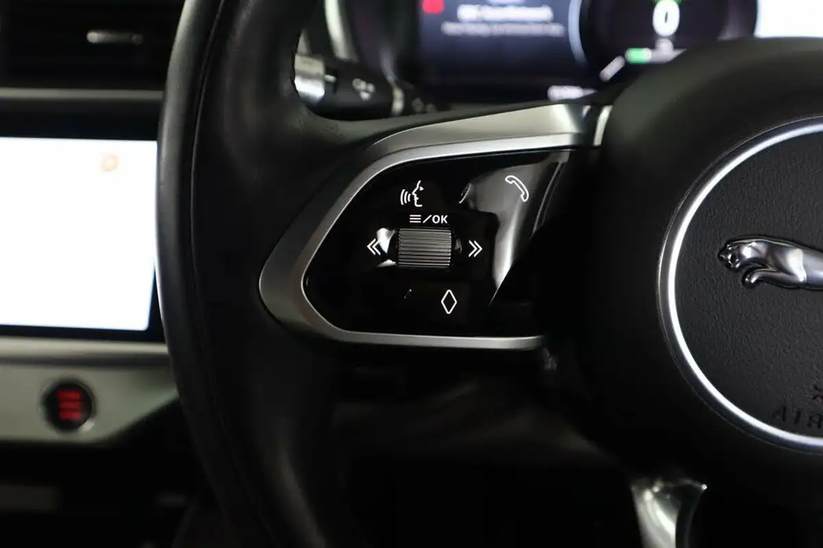 2021-jaguar-i-pace-ev400-black-big-35