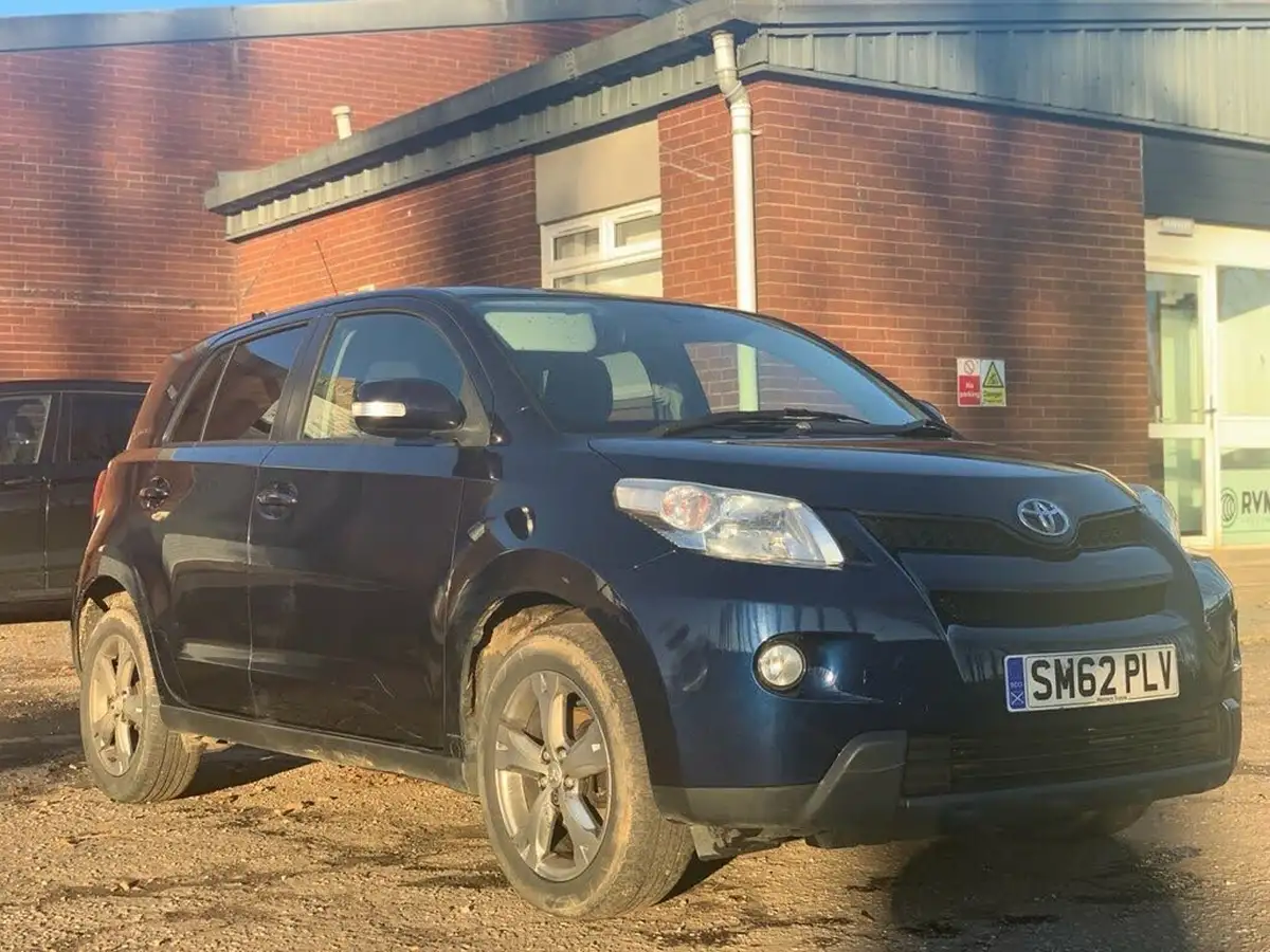 2012-toyota-urban-cruiser-14td-big-2