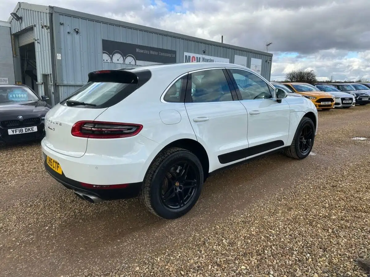 2015-porsche-macan-30-s-big-2