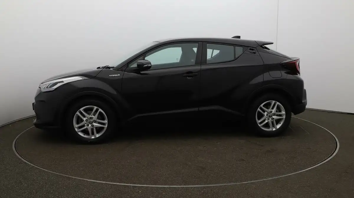 2022-toyota-c-hr-18-vvt-i-icon-big-4