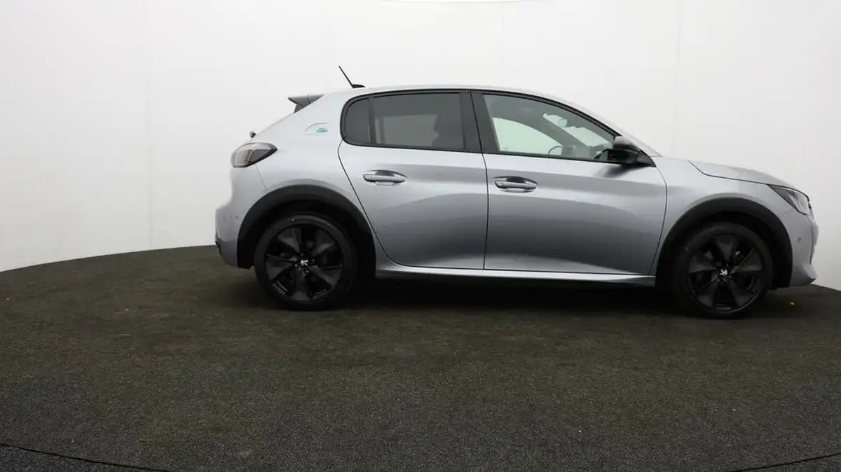 2021-peugeot-208-e-gt-50kwh-big-32