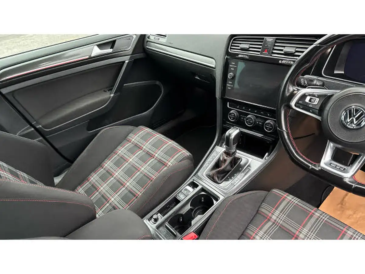 2018-volkswagen-golf-20-tsi-gti-5d-dsg-big-13