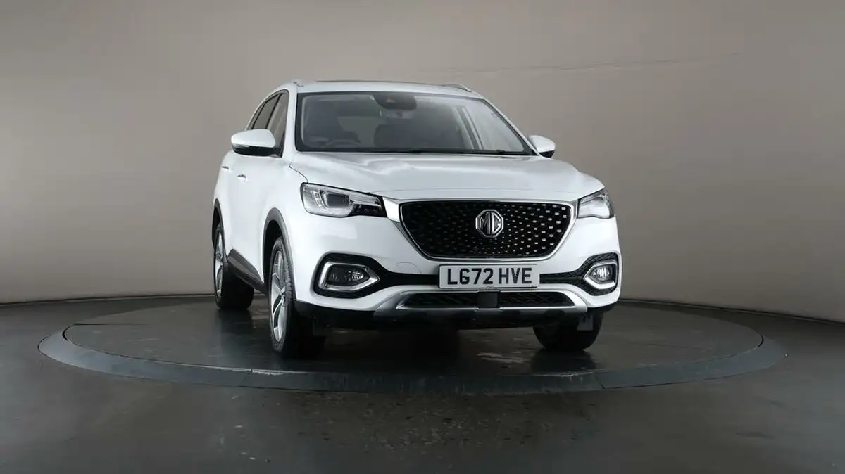 2022-mg-hs-15t-gdi-exclusive-162ps-big-41