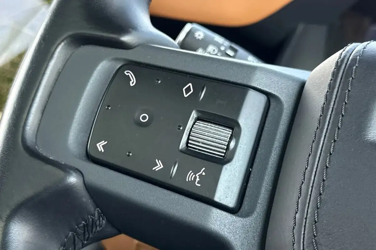 2023-land-rover-110-defender-30-d300-x-dynamic-hse-big-46