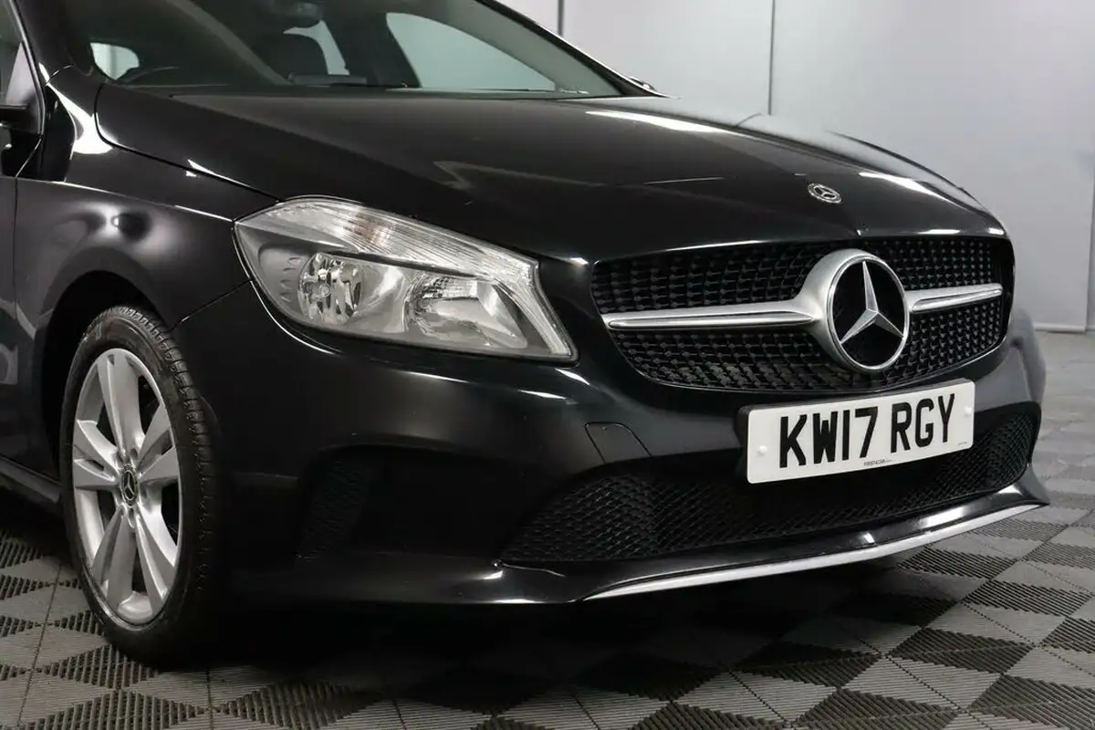 2017-mercedes-benz-a-class-21d-a200d-sport-ss-7g-dct-big-23