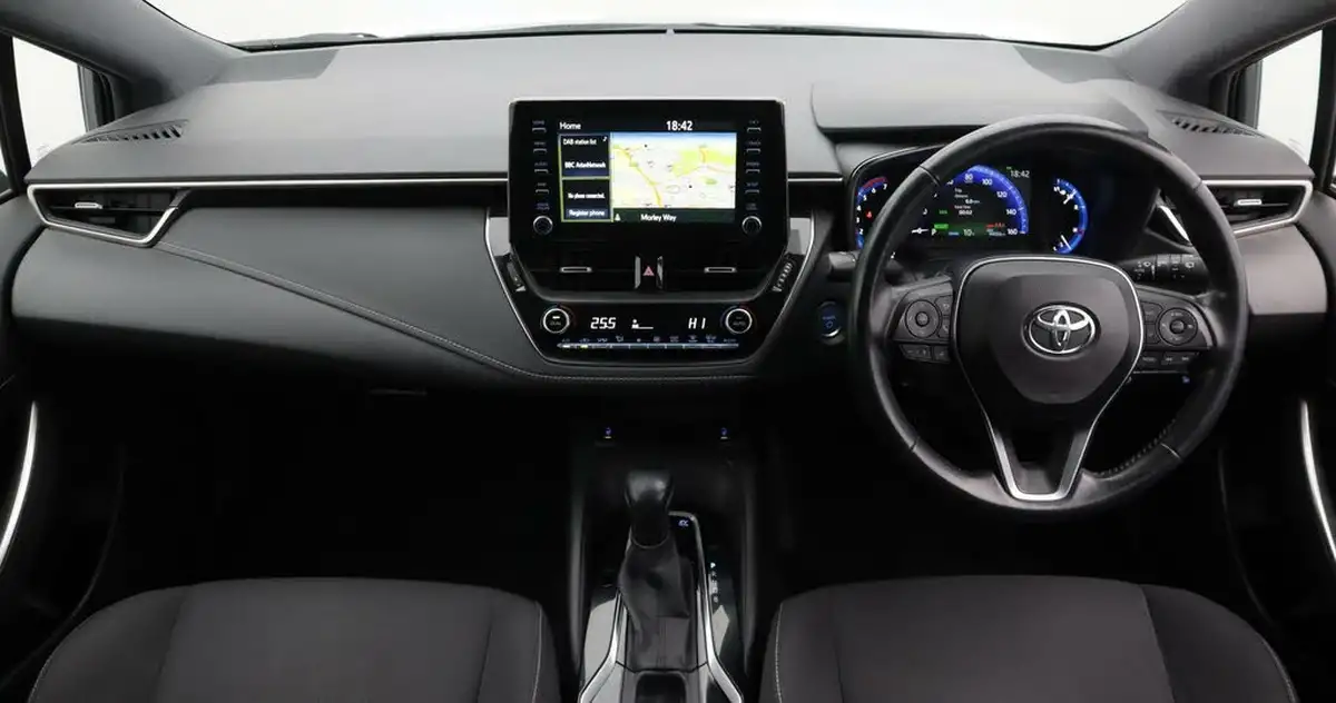 2021-toyota-corolla-18-vvt-i-design-trk-touring-sports-5d-big-13