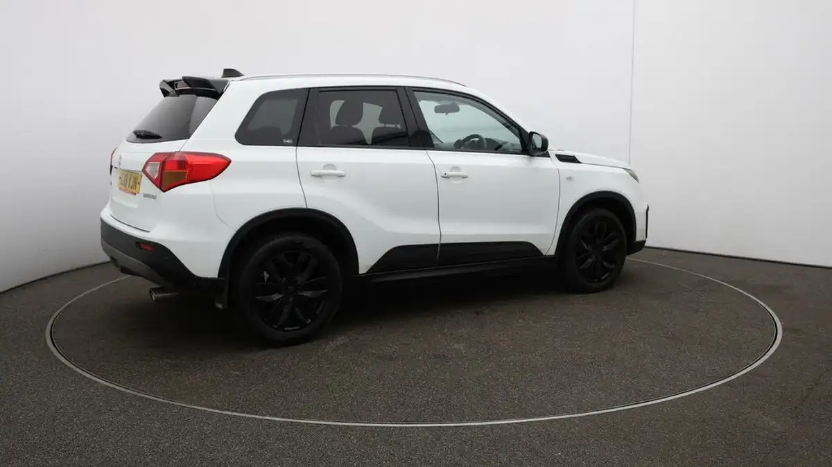 2018-suzuki-vitara-16-kuro-big-43